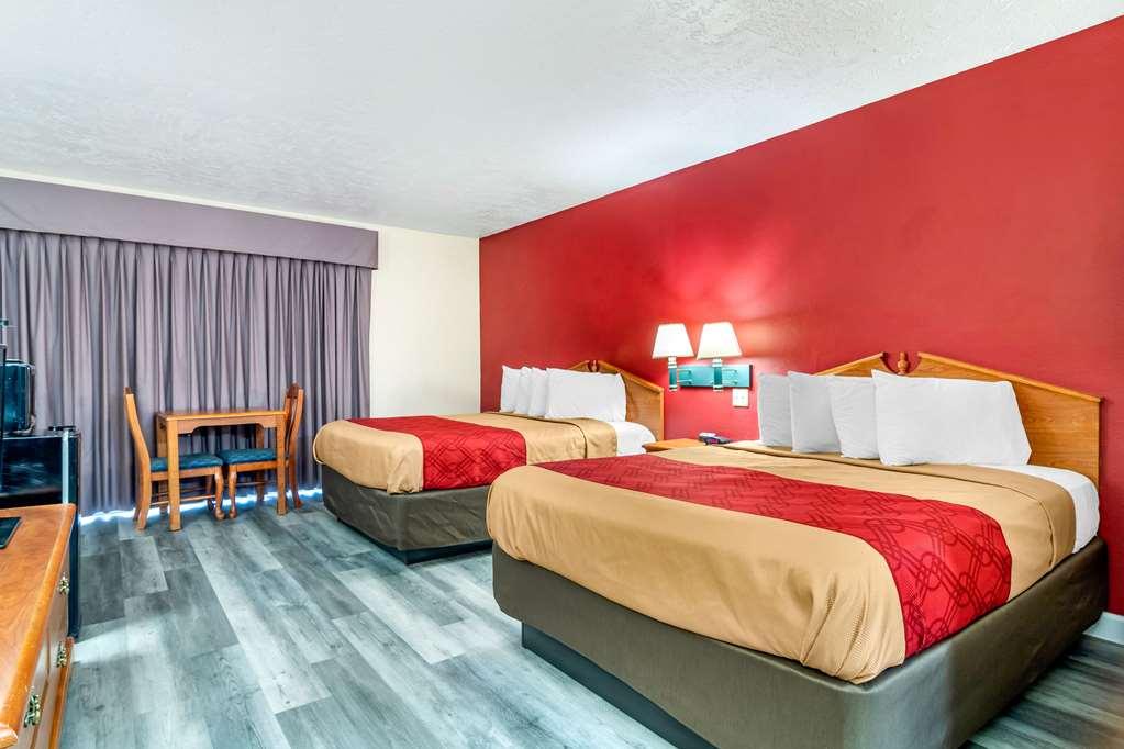 Econo Lodge - Perry National Fair Ground Area Room photo